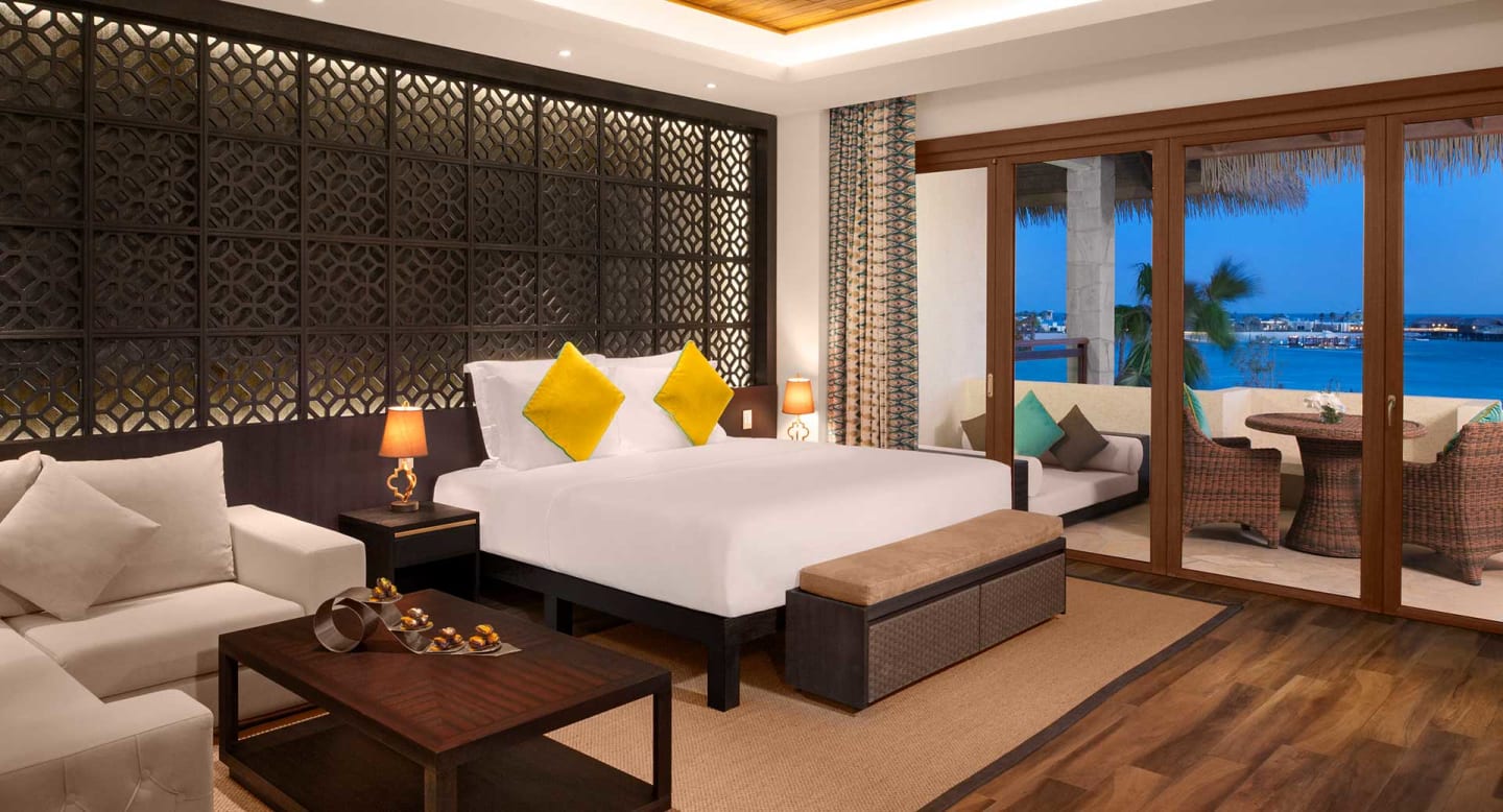 banana island doha anantara premier room at night 1920x1037