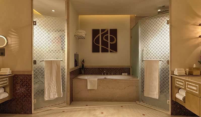 Marsa Malaz Kempinski Grand Deluxe Suite Bathroom