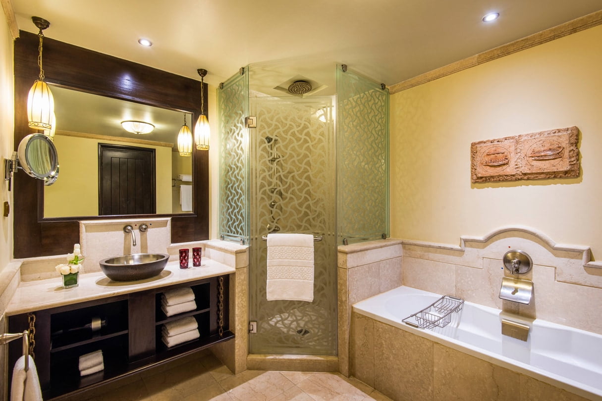 Sharq Village & Spa dohsq bathroom 5303 hor clsc